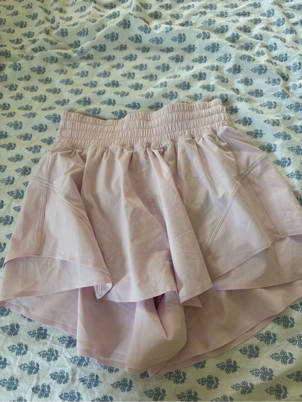 lululemon pink shorts